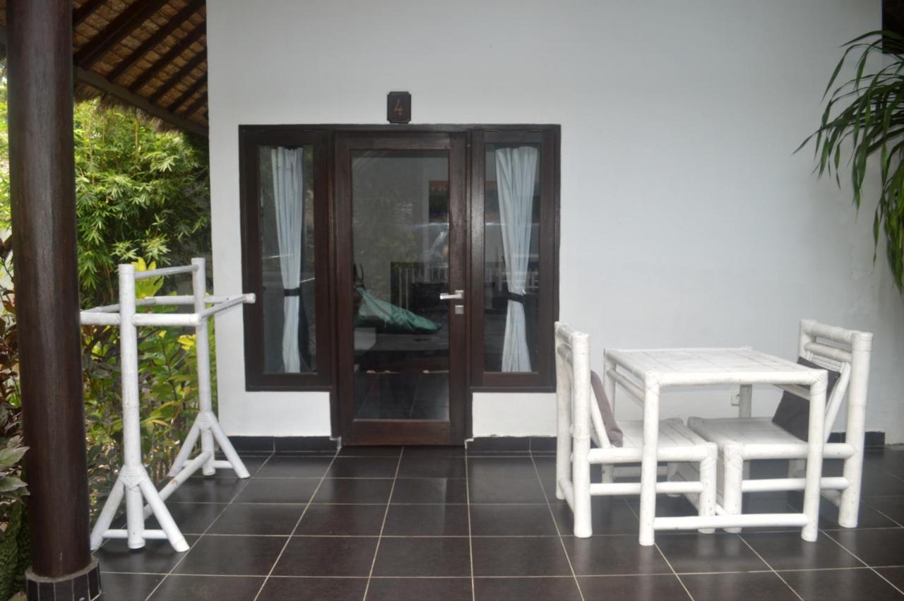 Black & White Cottages Gili Trawangan Eksteriør billede