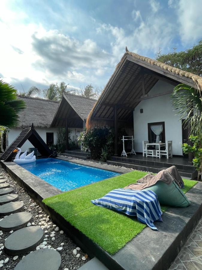 Black & White Cottages Gili Trawangan Eksteriør billede